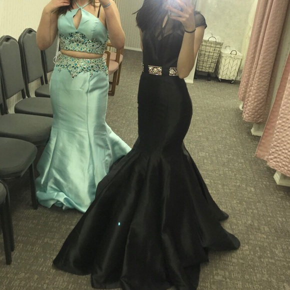 Black prom dress - Picture 2 of 2